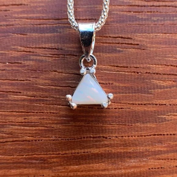 Beautiful Diagonal Patterned Triangular Cut Opal 18” 1mm Popcorn Necklace - Picture 7 of 8